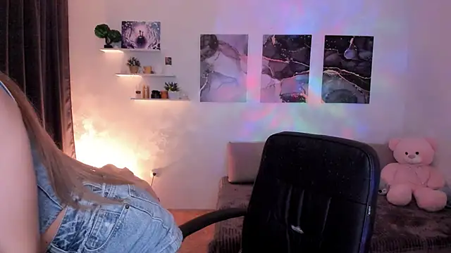 Snapshot of aPieceOfJoy chatting on 09.21.25 aPieceOfJoy online show from 09.21.25