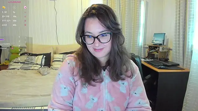 Snapshot of anna_love_hot chatting on 06.07.26 anna love hot online show from 06.07.26