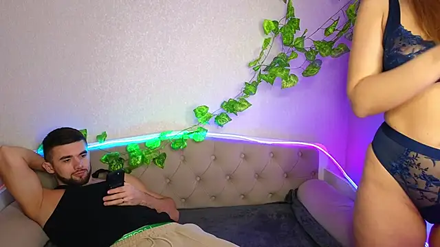 Snapshot of ParadisePleasure_ chatting on 01.20.25 ParadisePleasure online show from 01.20.25