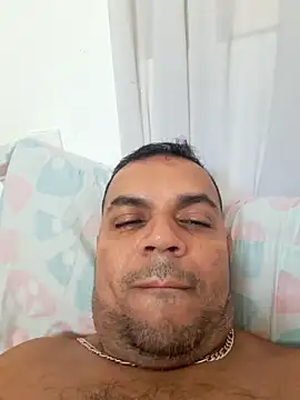 Snapshot of Ben_joseph1976 chatting on 12.25.24 Ben joseph1976 online show from 12.25.24