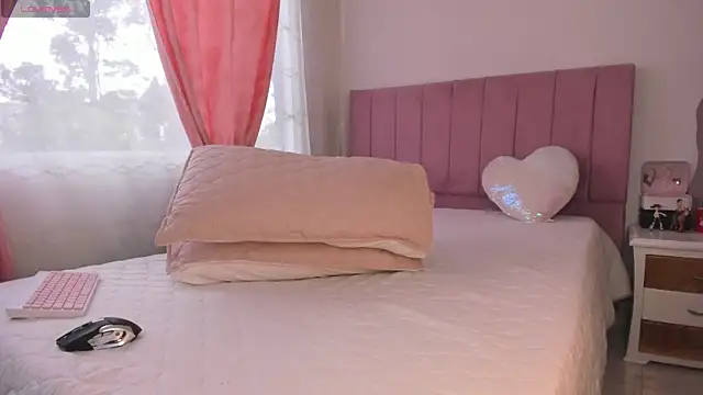 whitneyhot online show from 09.19.25