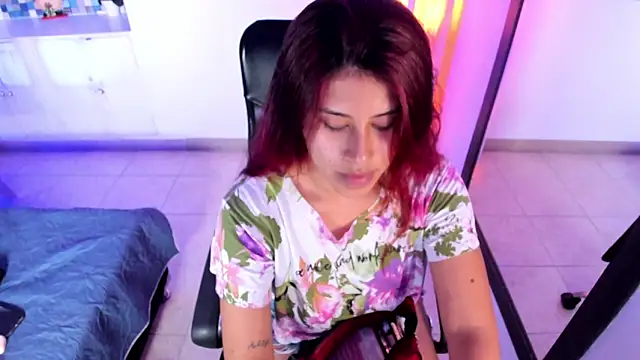 Snapshot of Karlagonzales_ chatting on 02.07.25 Karlagonzales online show from 02.07.25