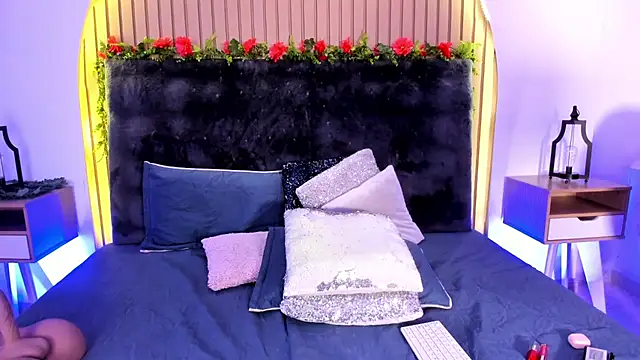 Snapshot of Karlagonzales_ chatting on 02.14.25 Karlagonzales online show from 02.14.25