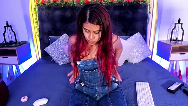 Snapshot of Karlagonzales_ chatting on 02.18.25 Karlagonzales online show from 02.18.25