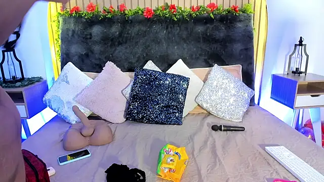 Snapshot of Karlagonzales_ chatting on 02.25.25 Karlagonzales online show from 02.25.25