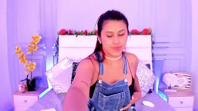 Snapshot of Karlagonzales_ chatting on 03.13.25 Karlagonzales online show from 03.13.25