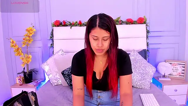 Snapshot of Karlagonzales_ chatting on 03.15.25 Karlagonzales online show from 03.15.25