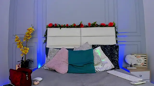 Snapshot of Karlagonzales_ chatting on 03.17.25 Karlagonzales online show from 03.17.25