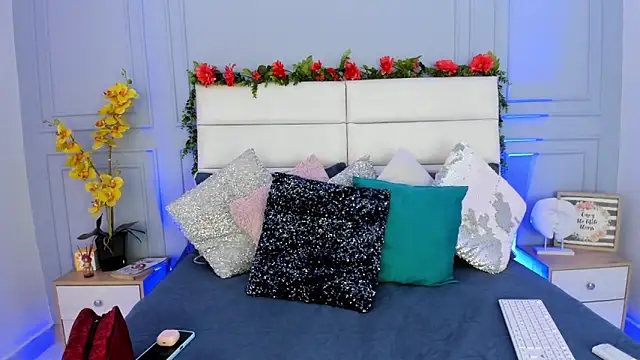 Snapshot of Karlagonzales_ chatting on 03.18.25 Karlagonzales online show from 03.18.25