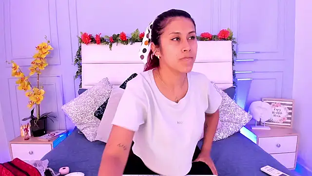 Snapshot of Karlagonzales_ chatting on 03.20.25 Karlagonzales online show from 03.20.25