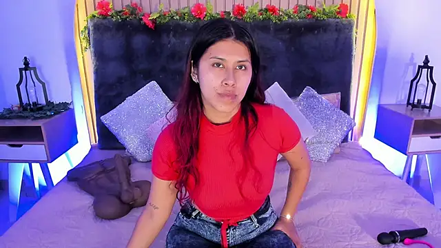 Snapshot of Karlagonzales_ chatting on 10.12.25 Karlagonzales online show from 10.12.25