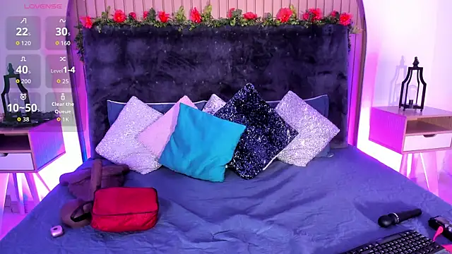 Snapshot of Karlagonzales_ chatting on 11.07.25 Karlagonzales online show from 11.07.25