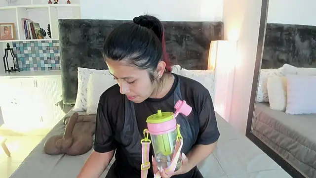 Karlagonzales  online show from 07.11.26