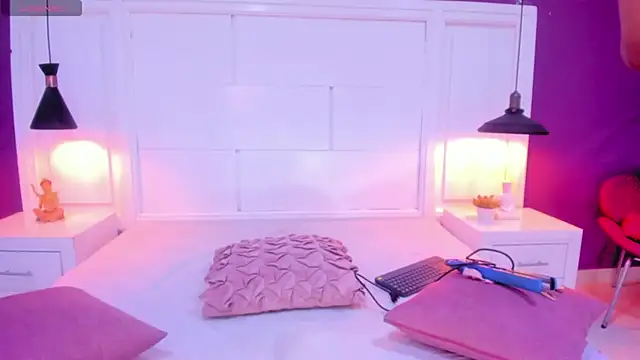 SilvanaCapelli online show from 03.21.25