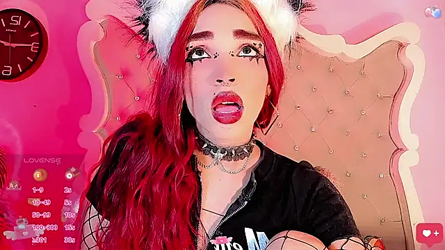Snapshot of LeyXandrabraz chatting on 05.27.26 LeyXandrabraz online show from 05.27.26