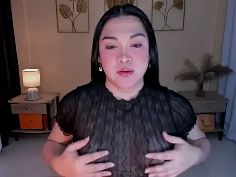 MaxeneCullens online show from 12.15.25