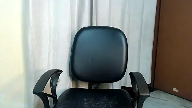 Snapshot of HOT_CHILLY chatting on 03.04.25 HOT CHILLY online show from 03.04.25