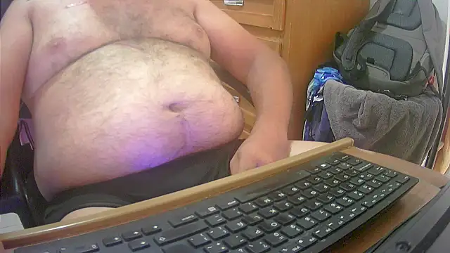 Snapshot of pmartemo chatting on 10.09.25 pmartemo online show from 10.09.25