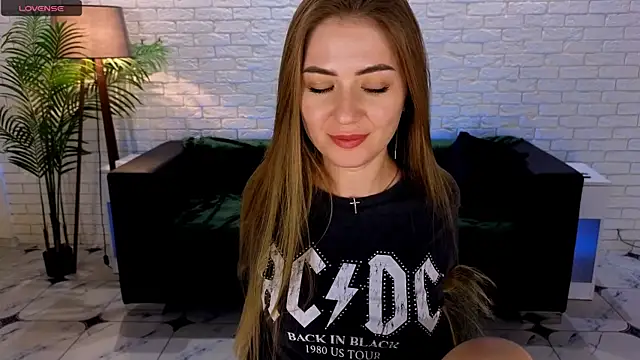 Adelyna Bird online show from 03.09.25