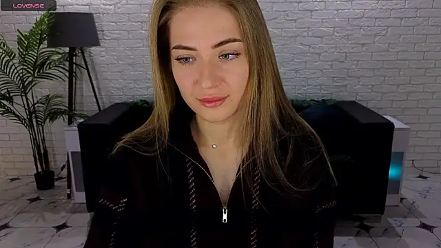 Adelyna Bird online show from 09.26.25