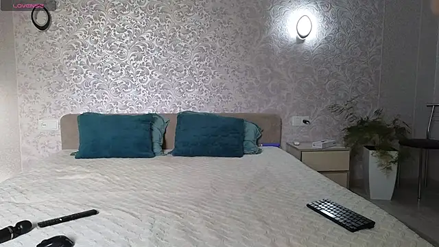 Snapshot of Monica_Sexy chatting on 11.27.25 Monica Sexy online show from 11.27.25