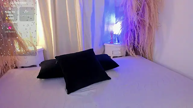 Snapshot of KendalEvanz chatting on 12.16.24 KendalEvanz online show from 12.16.24