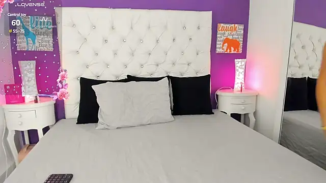 Snapshot of KendalEvanz chatting on 03.21.25 KendalEvanz online show from 03.21.25