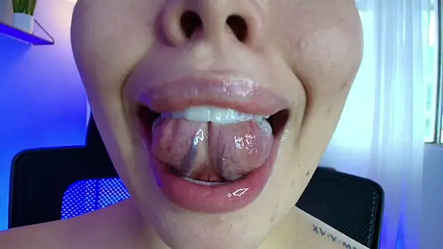 lisbet21x online show from 01.30.25