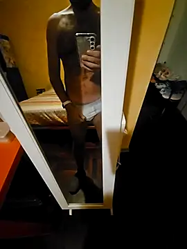 Dolceporco19 online show from 11.05.25