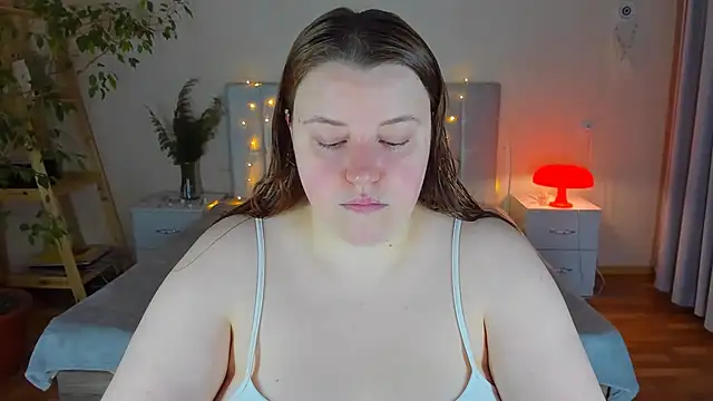 Snapshot of PolinaSalvatore chatting on 11.12.25 PolinaSalvatore online show from 11.12.25