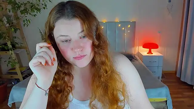 Snapshot of PolinaSalvatore chatting on 11.21.25 PolinaSalvatore online show from 11.21.25