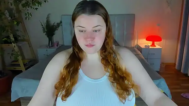 Snapshot of PolinaSalvatore chatting on 11.30.25 PolinaSalvatore online show from 11.30.25