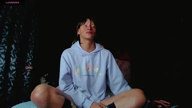 Snapshot of Summer_XO chatting on 01.23.25 Summer XO online show from 01.23.25