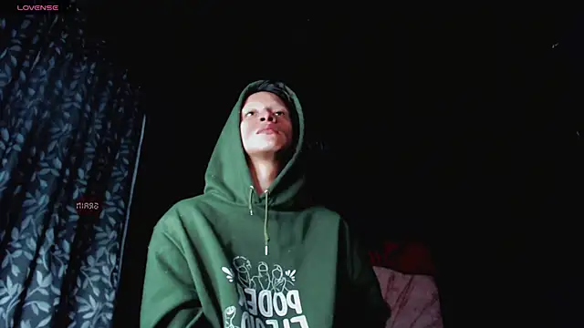 Snapshot of Summer_XO chatting on 02.01.25 Summer XO online show from 02.01.25