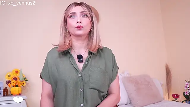 Snapshot of annie22love chatting on 02.02.26 annie22love online show from 02.02.26