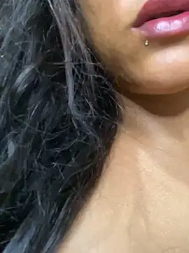 Snapshot of bea3liz chatting on 02.21.25 bea3liz online show from 02.21.25