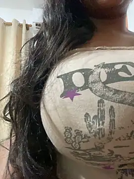 Snapshot of bea3liz chatting on 03.18.26 bea3liz online show from 03.18.26