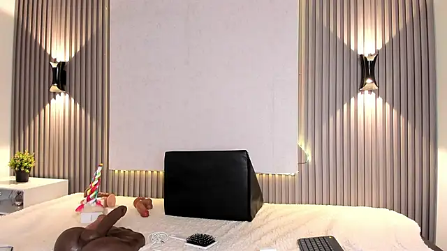 Zafiiraa online show from 02.25.25