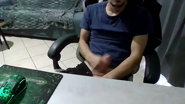 Snapshot of simoninside25 chatting on 10.11.25 simoninside25 online show from 10.11.25