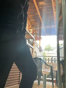 Snapshot of simoninside25 chatting on 10.12.25 simoninside25 online show from 10.12.25