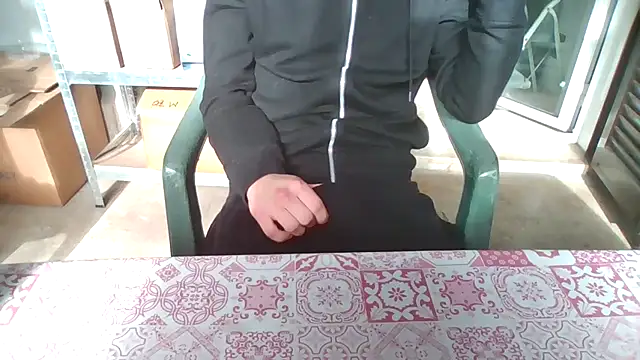 Snapshot of simoninside25 chatting on 11.16.25 simoninside25 online show from 11.16.25