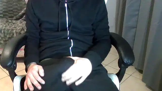 Snapshot of simoninside25 chatting on 11.19.25 simoninside25 online show from 11.19.25