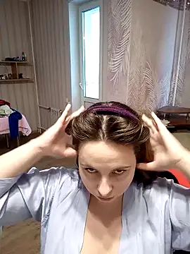 Snapshot of DienkaGreen chatting on 12.23.24 DienkaGreen online show from 12.23.24