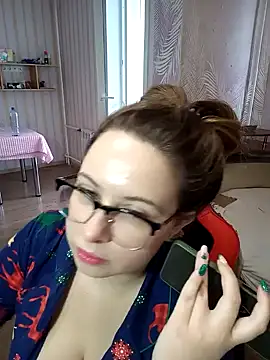 Snapshot of DienkaGreen chatting on 12.26.24 DienkaGreen online show from 12.26.24