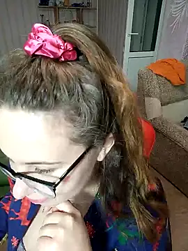 Snapshot of DienkaGreen chatting on 01.12.25 DienkaGreen online show from 01.12.25