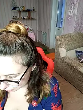 Snapshot of DienkaGreen chatting on 01.13.25 DienkaGreen online show from 01.13.25