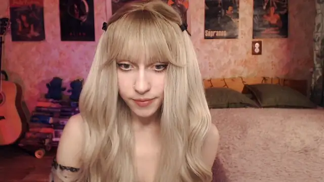 Friendly Ellie online show from 03.18.25