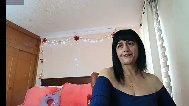 Snapshot of ISABEEL_SOFIA01 chatting on 05.20.26 ISABEEL SOFIA01 online show from 05.20.26