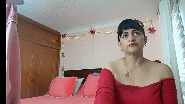 Snapshot of ISABEEL_SOFIA01 chatting on 05.22.26 ISABEEL SOFIA01 online show from 05.22.26