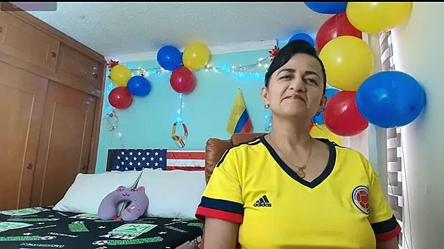 Snapshot of ISABEEL_SOFIA01 chatting on 06.17.26 ISABEEL SOFIA01 online show from 06.17.26